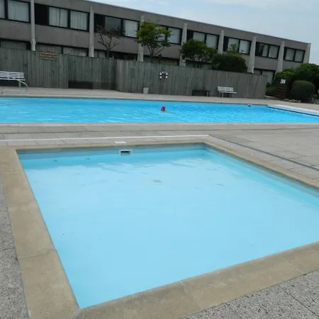 All In Met Zwembad Apartmán